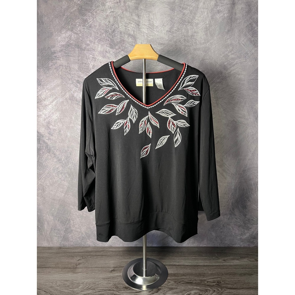 Alfred Dunner Woman Plus Size 1X Black V-Neck Embroidered Leaf 3/4 Sleeve Blouse